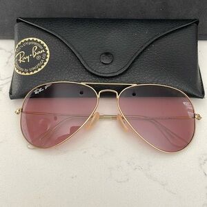 Ray Ban Aviator sunglasses. EUC. No scratches. Special series